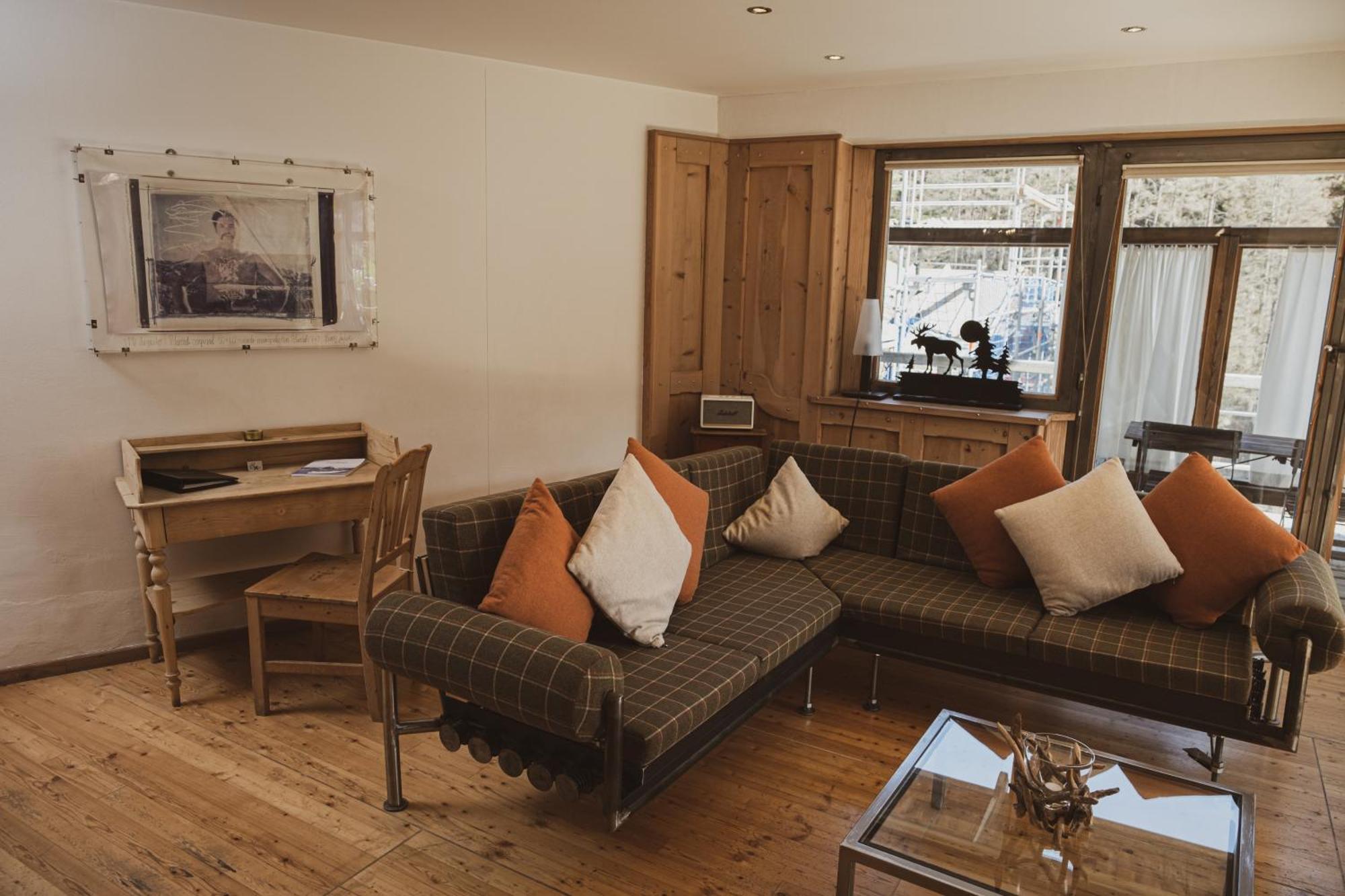 Backstage Hotel Serviced Apartments Zermatt Zewnętrze zdjęcie